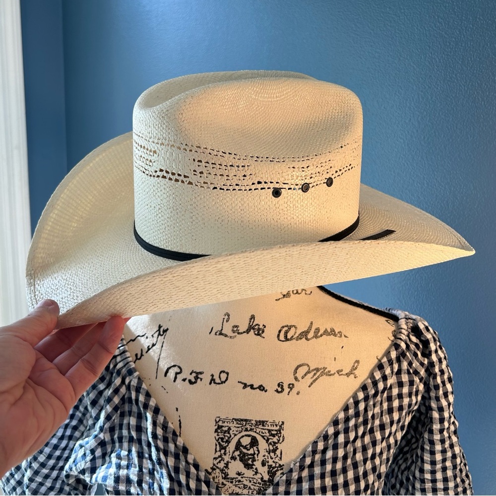 Elegant Cream Women's Cowboy Hat
